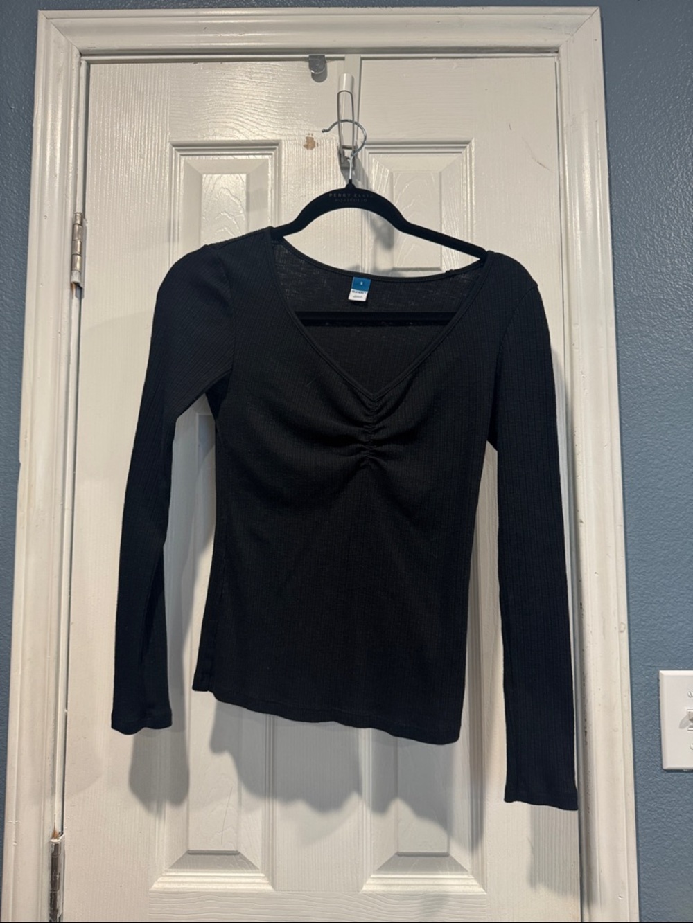 Old Navy Black Ribbed V-Neck Long Sleeve Top with Front Ruched Detail
